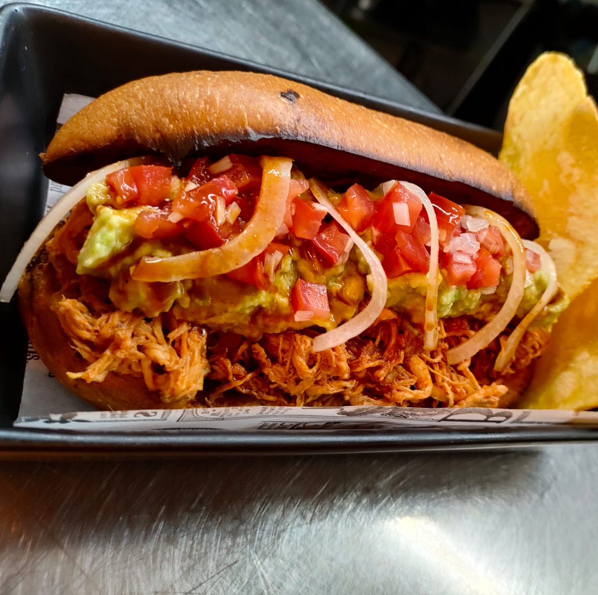 Tenim novetats!!

- Mandonguilles de vedella estil alemany amb betxamel, anxova i llimona

- Vocata de pollastre a la michelada amb guacamole i ceba encurtida

LET’S GO!! 🔥🔥🔥