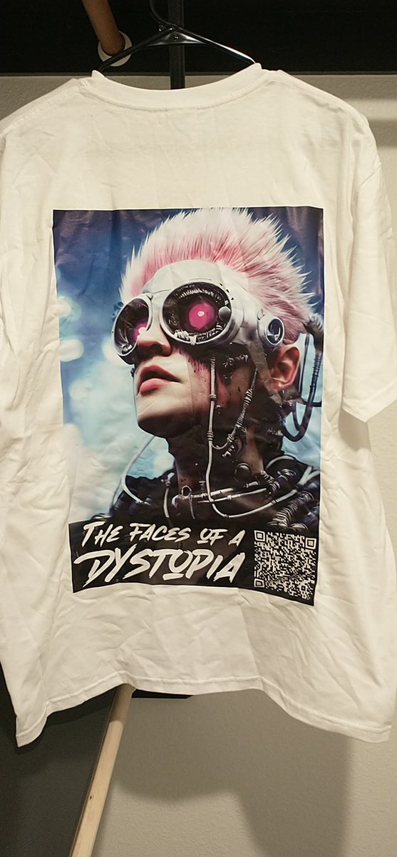 MetaDystopian's tweet photo. 5 of these badboys waiting for you at #CNFTCon https://t.co/ALHXj9DzR2