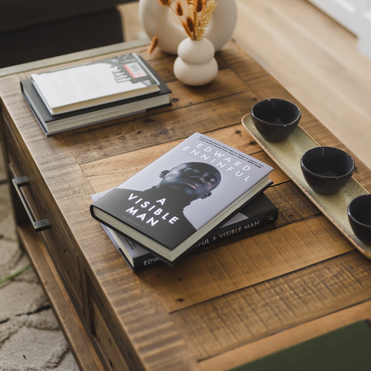 BloomsburyIndia's tweet photo. From one of fashion's most important change-makers, a memoir of breaking barriers.
Discover the incredible story of @Edward_Enninful in #AVisibleMan https://t.co/YBwRfTlD7u