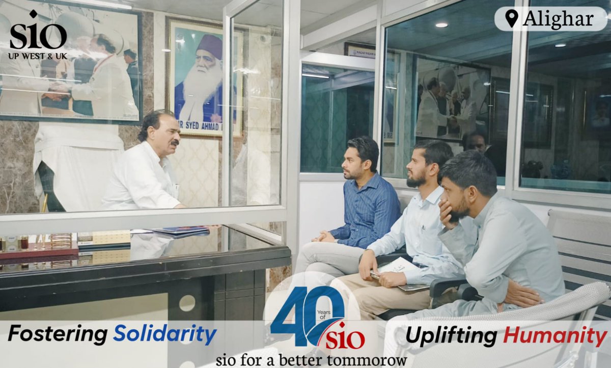 sioupwest's tweet photo. Zonal Team Br. Nadeem Ahmad (ZP) &amp; Br. @youmeens (ZS) have a healthy discussion with Jb Mohd. Furqan (𝐀𝐥𝐢𝐠𝐚𝐫𝐡 𝐌𝐚𝐲𝐨𝐫) they introduced campaign "Fostering Solidarity Uplifting Humanity" SIO for better tomorrow" and discussed contemporary Social issues.

#40YearsOfSIO https://t.co/D7jOEaxtsH