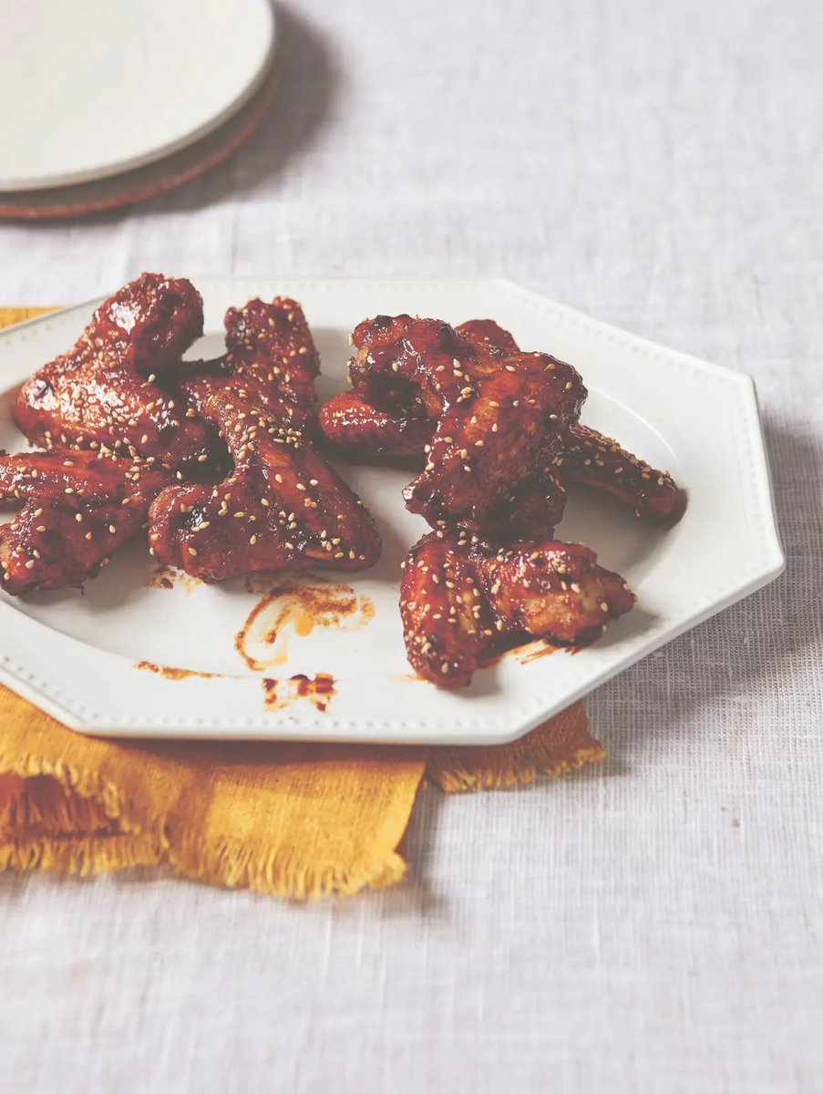 Coolfooddude's tweet photo. Thereโs nothing more comforting and satisfying than sitting across a plate full of glazed chicken wings ready to be picked apart with your fingers. https://t.co/LsXEIH9ixp @atsukoskitchen #BalsamicChickenWings @JuliaTweats
#chickenwings #chickenwingrecipe https://t.co/19hXODUSzR