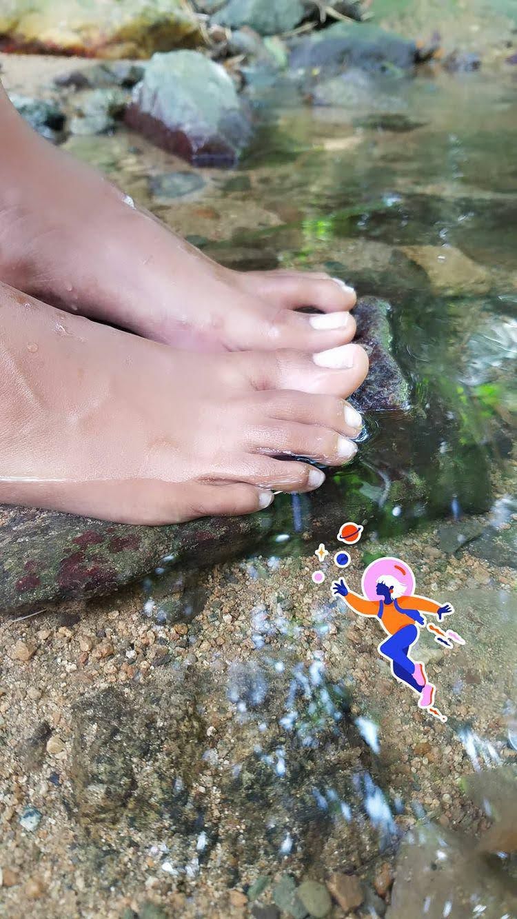 My feet lovers😈😈😈😈 https://t.co/Xp7HXyzycK