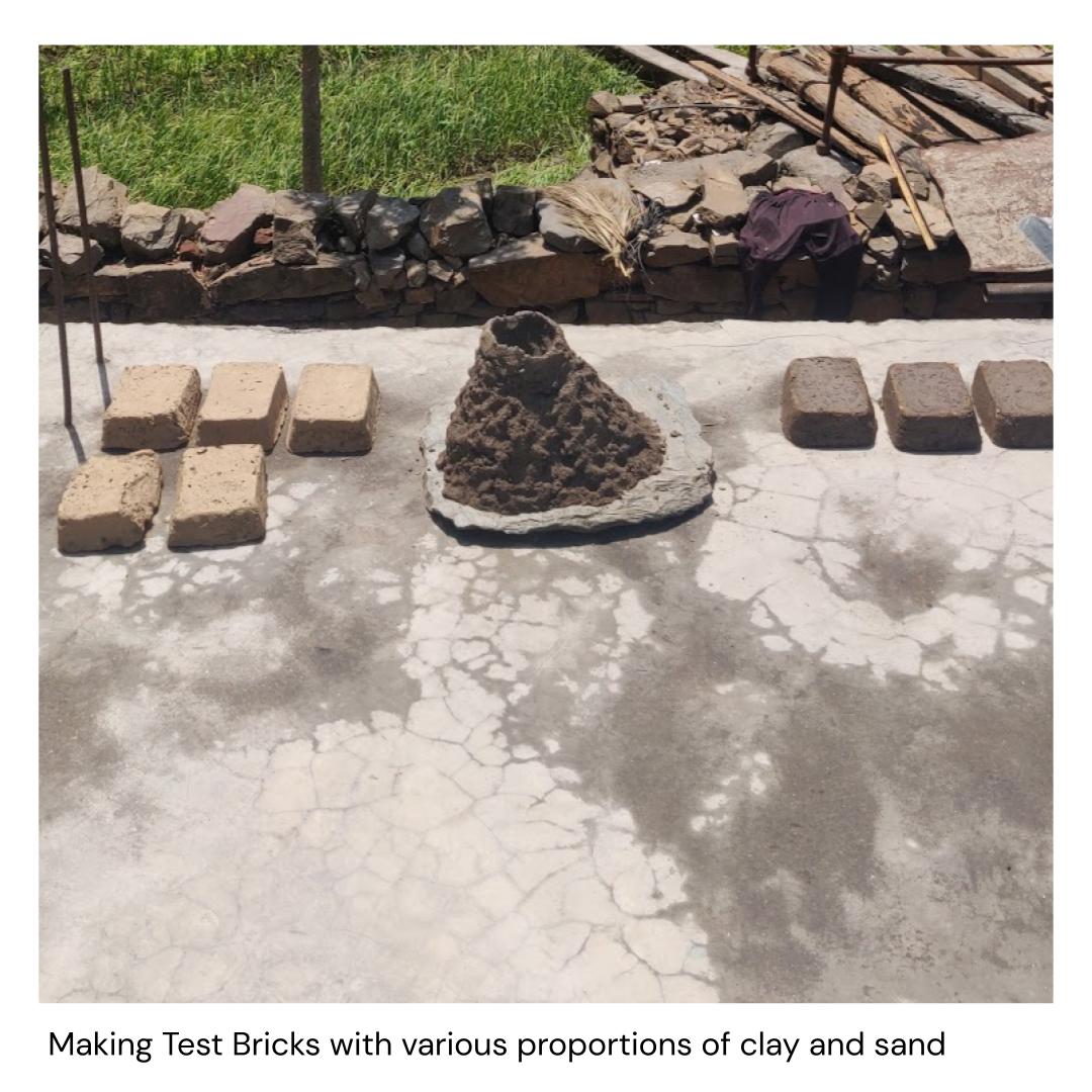 tinyfarmlab's tweet photo. April 2021
There are various test to judge the clay content - squish, ring, shine, cigar test etc. the best way to judge the strength, cracking of the cob mix is to make test bricks of different ratios of clay soil and sand. Also, that's a volcano for the village kids.

#cob https://t.co/fq22ggNNhS
