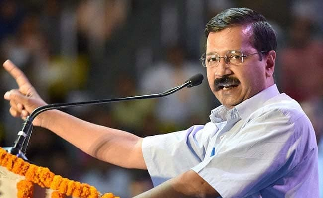 ndtv's tweet photo. 🔴 #BREAKING | Arvind Kejriwal, in Gujarat, chants "Jai Shri Ram", day after AAP leader's oath row at Buddhism event https://t.co/Cwo7EaWHc0 https://t.co/coMHI45yu3