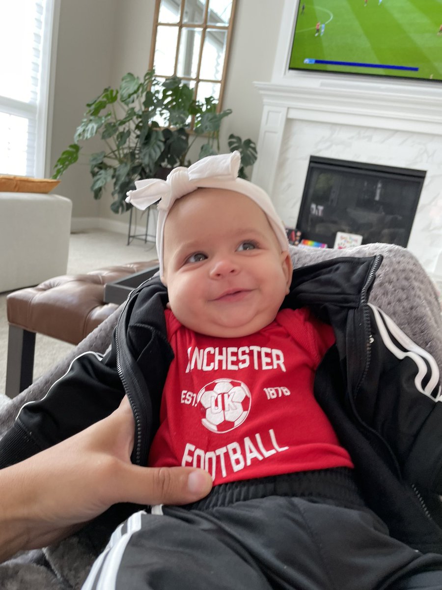 rezmg81's tweet photo. Claire loves watching soccer Saturday mornings! #MyPLMorning https://t.co/9igOviAn6x