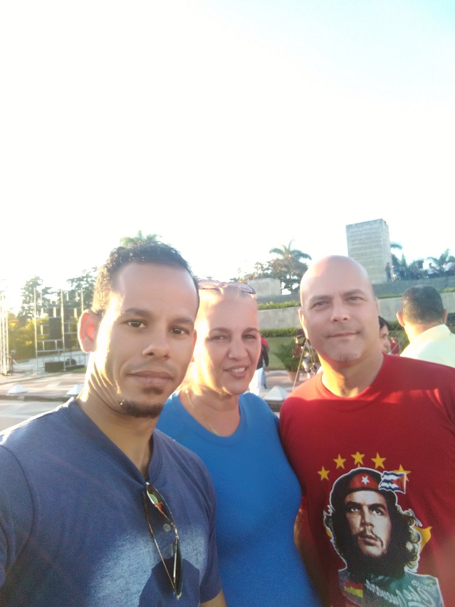 alexvera84's tweet photo. Gracias a Gerardo por tan maravillosa oportunidad.
!Hombre de Pueblo¡
#ipvceernestoguevara
@CDRHabana
@GHNordelo5
@GuillenMaruchy https://t.co/hSNU3DpnqB