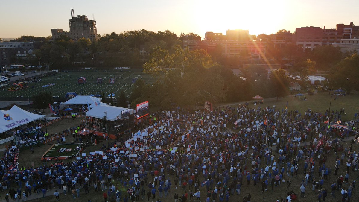 One of the most beautiful sunrises we’ve ever seen ☀️