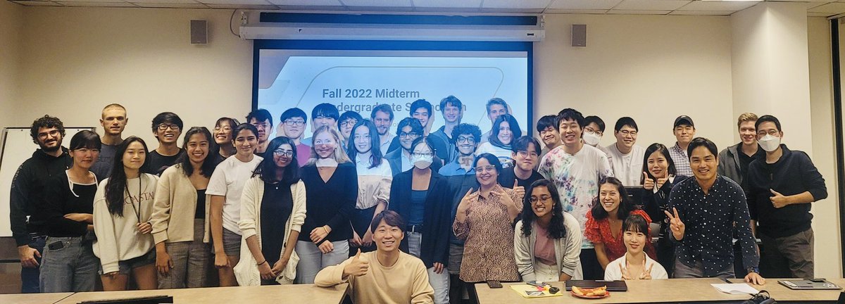 GT_HongYeo's tweet photo. Undergraduate Research Midterm Presentation Day w/ ๐๐ @GT_HCIE @VIPatGaTech. Amazing group of students who love research ๐๐ https://t.co/yXQKniIT6A