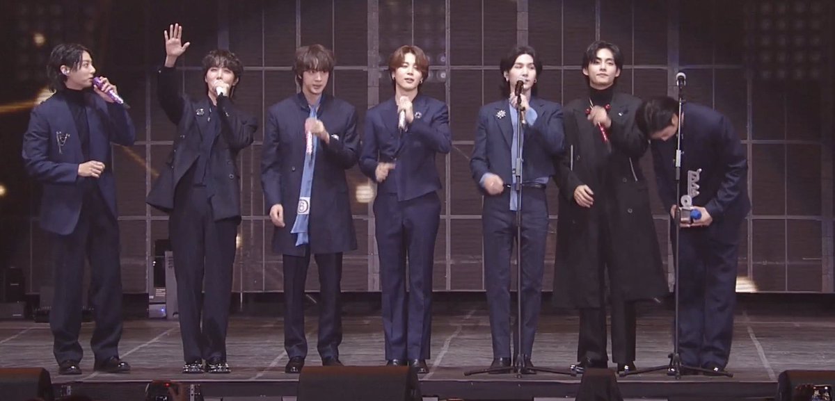 sawok_2min's tweet photo. #BTSOnTMA2022 
#BTS ชนะ7รางวัล 

🏆 Global FannStar
🏆 FannStar Choice Individual (Jin)
🏆 FannStar Choice Artist Singer (BTS)
🏆 Idolplus Popularity Award
🏆 FannStar Most Voted Artist
🏆 Artist of the Year Bonsang
🏆 Daesang (5ปีซ้อน) https://t.co/FsPUv92fFB