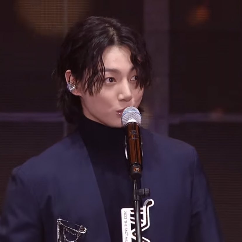 rockstarJKK's tweet photo. DAESANG SWEEP https://t.co/IrT9rzeGYT