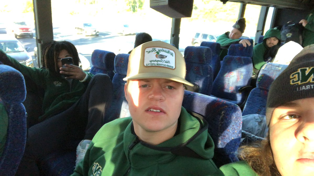 College football game day baby !!! Whooooooooo !!!