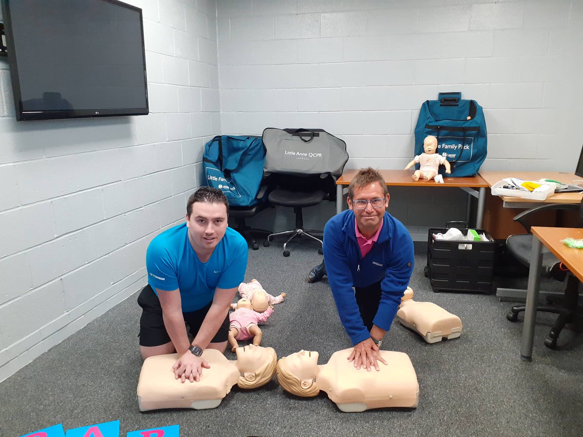 Mansfield_LC's tweet photo. Mansfield Mayor - Andy Abrahams having a go at the free family first aid this morning at Oak Tree Leisure Centre https://t.co/5pb3zQUfq8