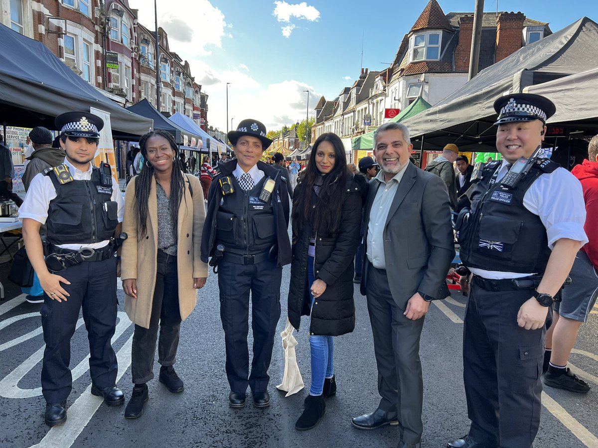 kkrupas's tweet photo. Had an amazing time at @Brent_Council’s Church End Festival and Climate Fair, also celebrating #CleanAirDay. Lovely to see the local community, support our businesses and speak to people about our #GreenNeighbourhood pilot. @MAsgharButt @promise_knight @Saqlain_Ch_ @RyanHack_ https://t.co/bN3INhnzVL
