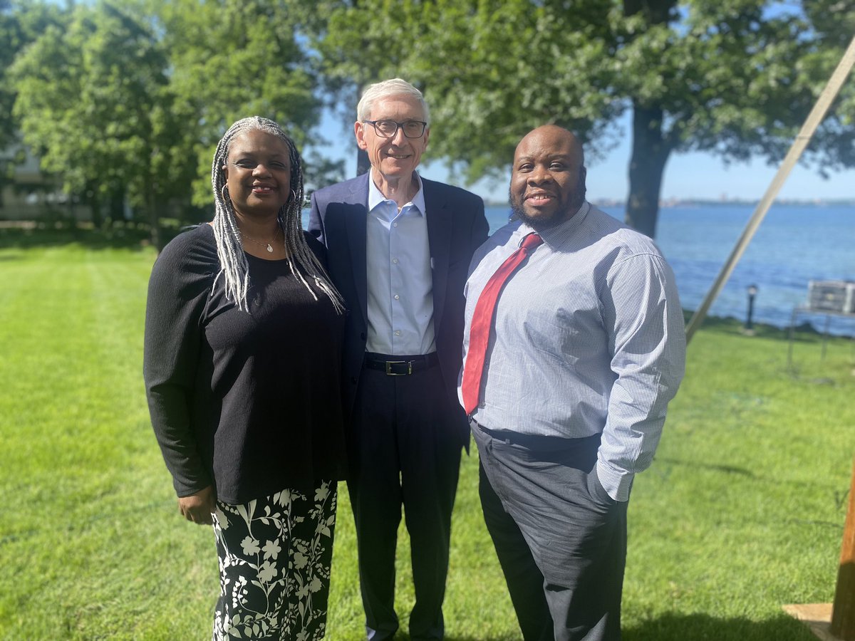 Quinton Cotton, PhD, MSSA (@quintoncotton) on Twitter photo At Governors Mansion - recognition for COVID-19 community response work. Protect and lift up others, especially the most vulnerable. At Governors Mansion - recognition for COVID-19 community response work. Protect and lift up others, especially the most vulnerable.