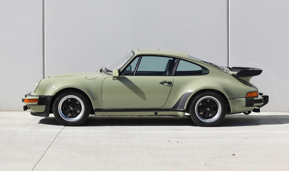 PorscheCIub's tweet photo. Paint-to-Sample Mercedes-Benz Caledonia Green 930 Turbo https://t.co/2otIRN7gVl