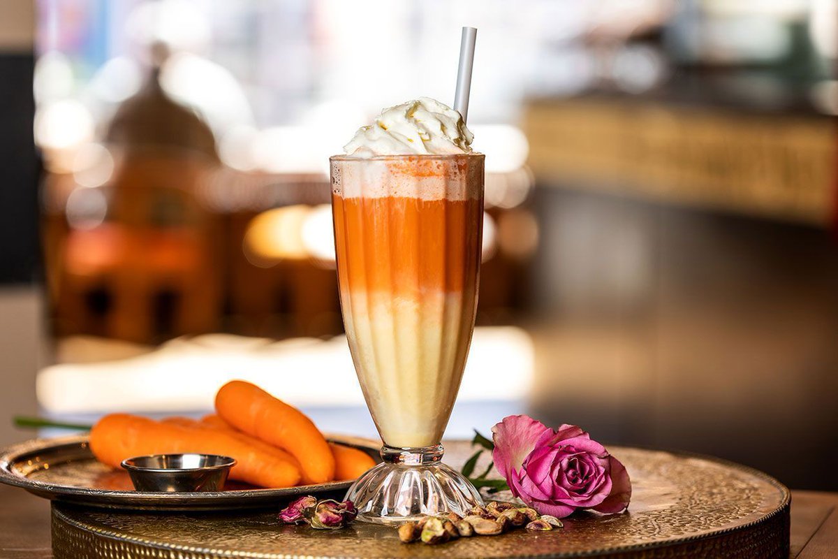 Damascena_UK's tweet photo. Saturday 'Shake!
If you're craving something a little bit different, look no further than our Haveej Bastani: a rose water, pistachio, and carrot juice ice cream float!
#milkshake #icecreamfloat #middleeasterndrinks #drinksofinsta #trysomethingnew #independentcoffeehouse https://t.co/5CT4d155kc