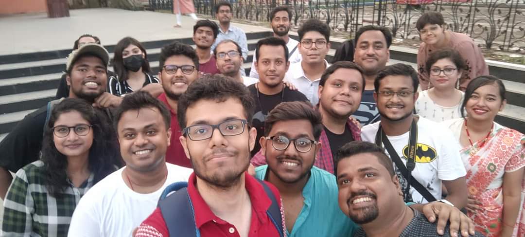 _DCCB's tweet photo. Today DCCB arranged a Special Bijoya Meet Up ✨️

Here are Some glimpses from the get-together 📸

শুভ বিজয়া ❤️

#dccb #dcfans #gettogether https://t.co/cVw9BQ7fq9