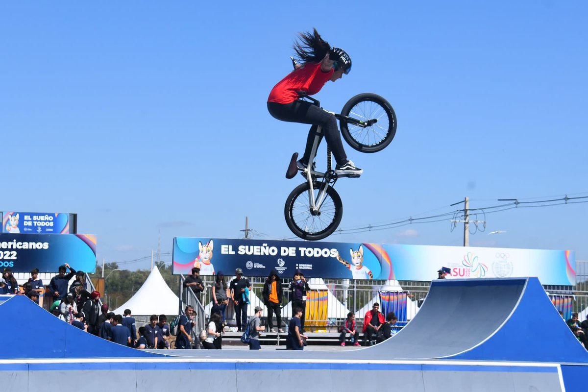 ¡OROOOOOOOO! 😍😍😍

Nuestra deportista olímpica Macarena Pérez 🇨🇱 demostró todo su nivel y luchó hasta el último truco para quedarse con el primer lugar 🥇 en el Ciclismo BMX Freestyle en #Asu2022 🇵🇾.

#VamosTeamChile 🇨🇱