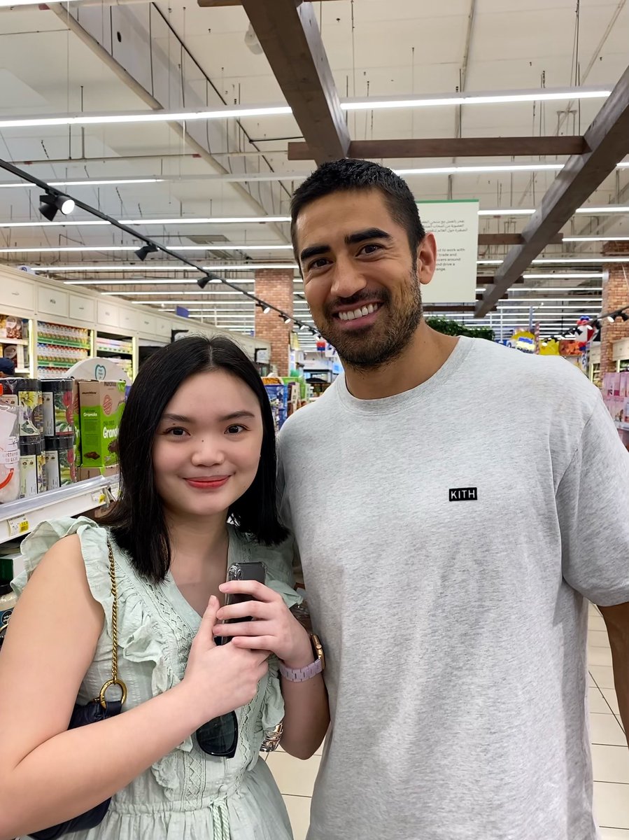 aapjrdlz's tweet photo. WAIT LAAAAANG!!! NAKASALUBONG KO SI JEREMY SA GROCERY STORE 😭 Sana kasama niya si Pia di ba? 😂 https://t.co/ggT31Vhtvf