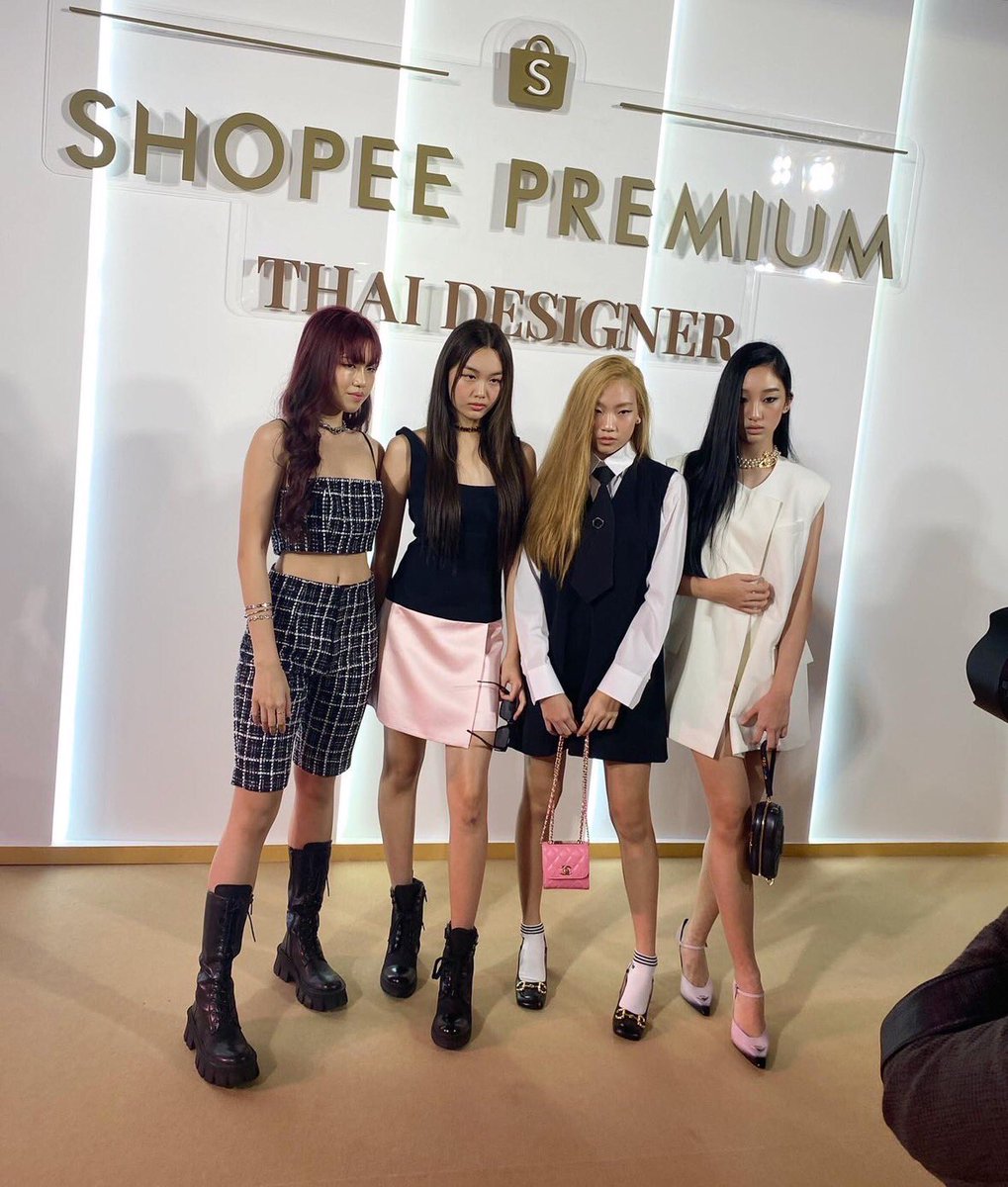 Alala_WhiteFox's tweet photo. ALALA ⓄⓉⒹ

#MilinOpenPosition
#Shopee1010xThaiDesigner 
#ShopeePremiumTH https://t.co/lLniFqSQvn