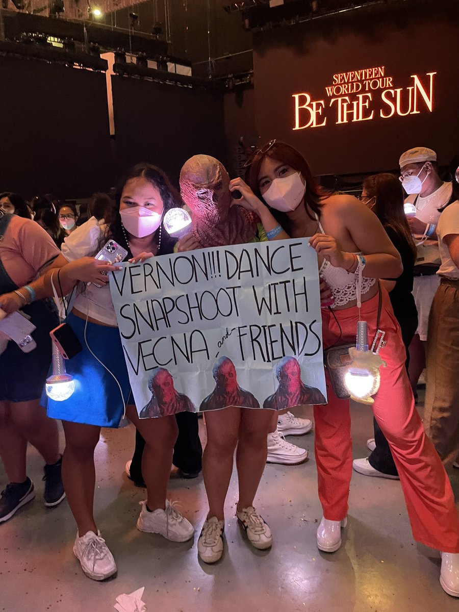 doublebeom's tweet photo. OH MY GOD VERNON DANCED SNAPSHOOT WITH US AND MY FRIEND WEARING A VECNA MASK. DID ANYONE TAKE A VIDEO OF IT? 😭

#BeTSinMANILA #BETHESUNinMNL #BeTheSunManila https://t.co/Gx2becC4vX