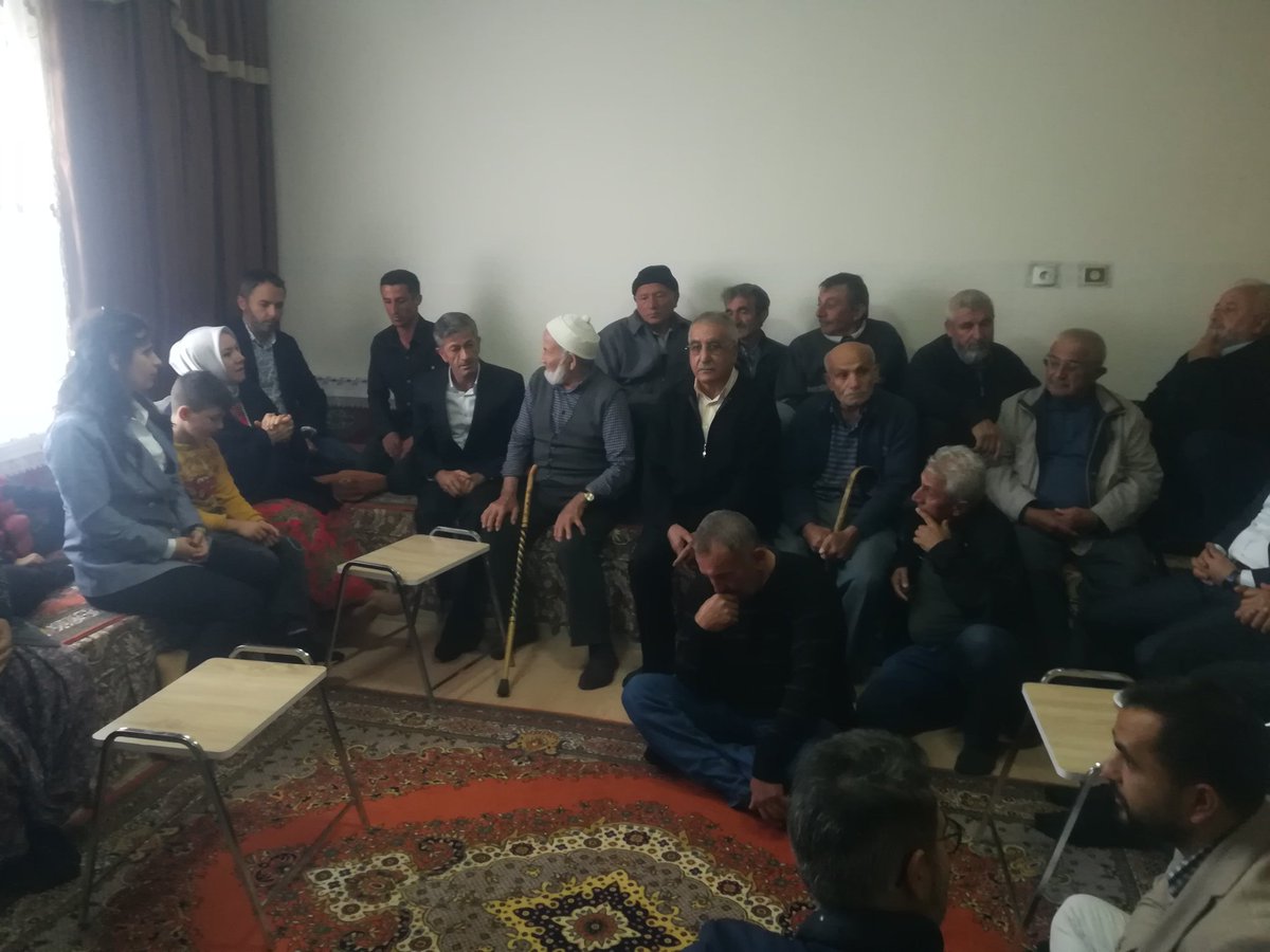 NergisAtci's tweet photo. İlçe ziyaretlerimiz kapsamında #TALAS Teşkilatımız ile #SOSUN Mahallemizde hemşehrimizin taleplerini dinledik, hasbihal ettik.
#DurmakYokYolaDevam
#Hedef2023 https://t.co/hpUapk6iJd