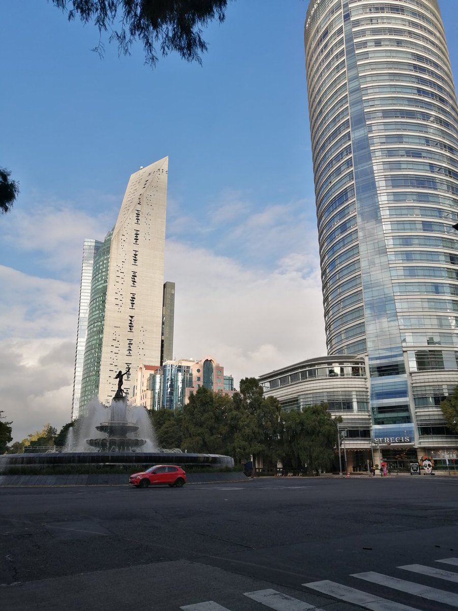 Dieselboy_'s tweet photo. La cdmx es un hermoso caos siempre...

#ilovedf https://t.co/FvZgUt6hjP