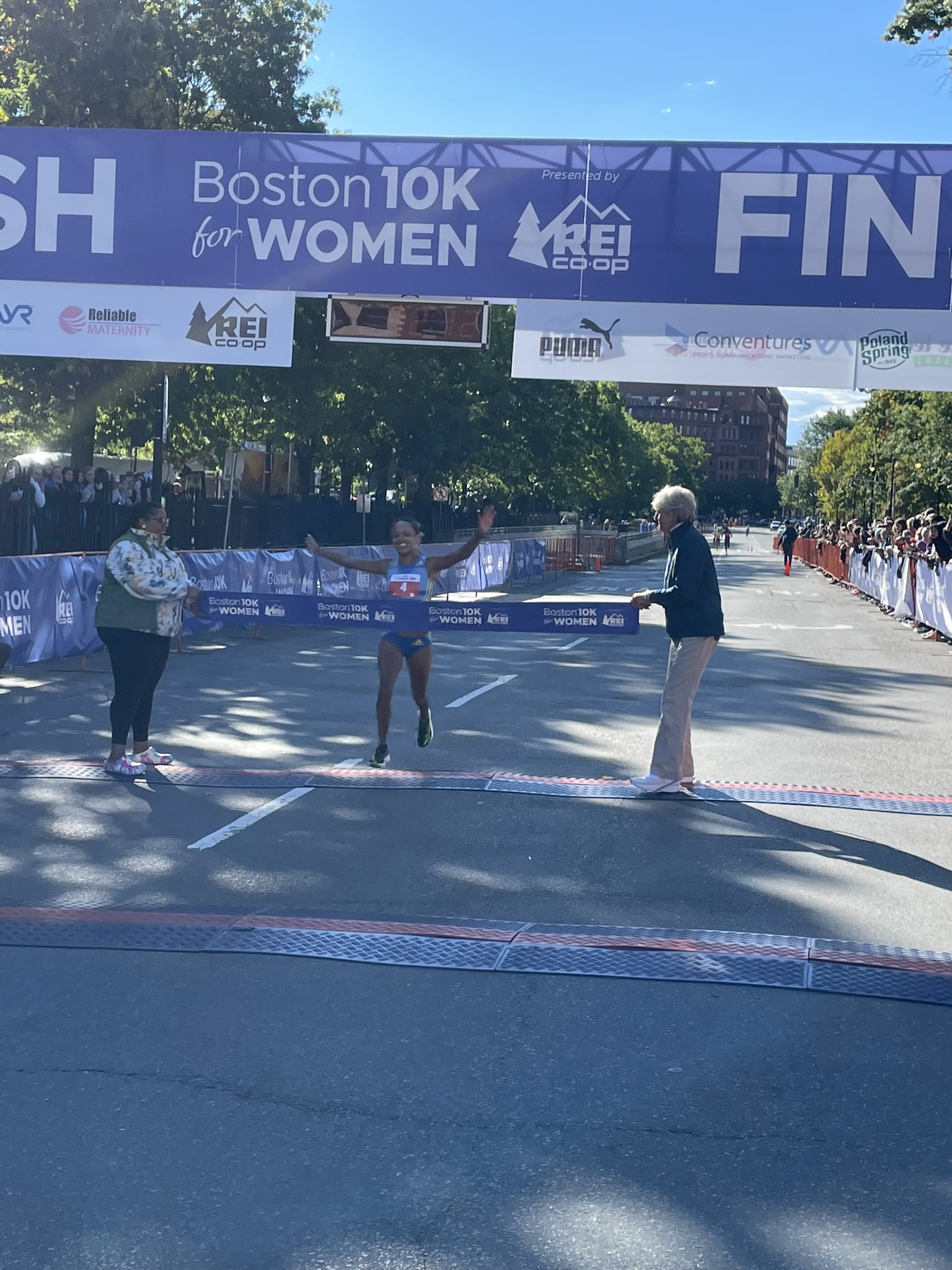 Boston 10K for Women on Twitter "Erika Kemp (IMTINYRIK) wins the 2022