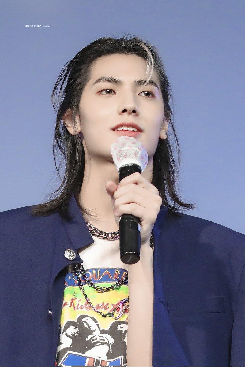 눈썹 앞머리 눈썹결 세워진거
너무좋음 너무이뻐😱