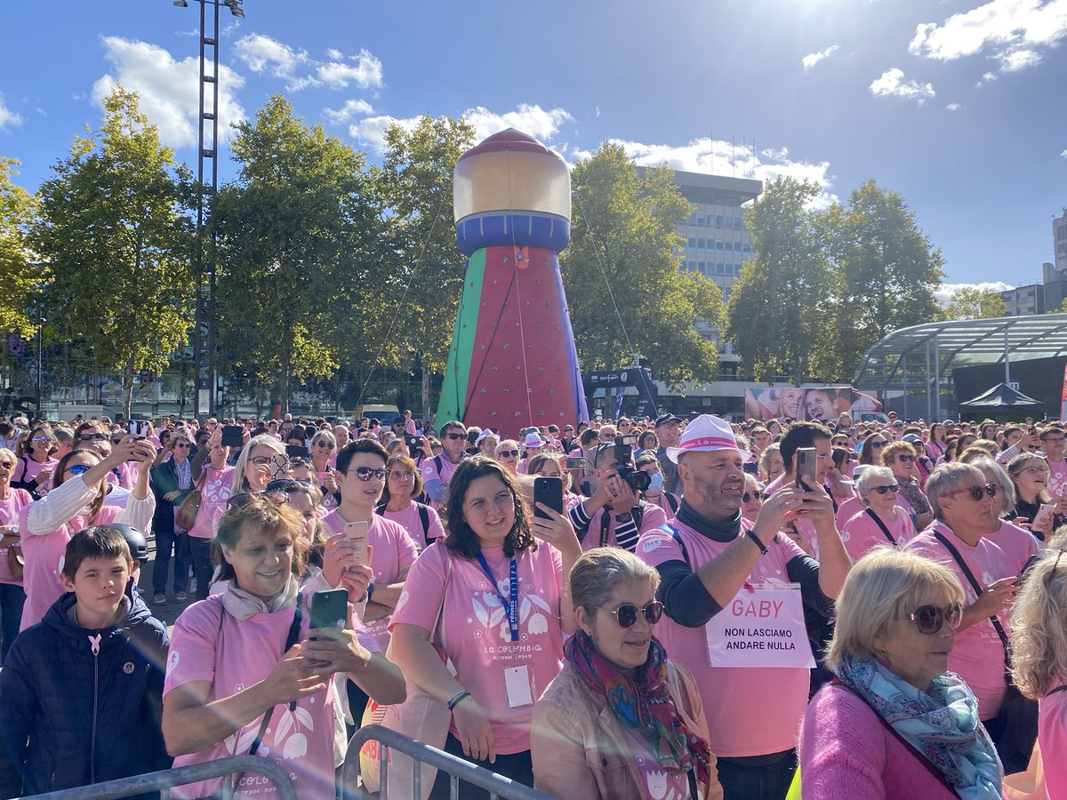 ToutRennesCourt's tweet photo. Degemer mat à la Marche #LaColombia sur #ToutRennesCourt #CentreColombiaRennes #TRC #TRC2022 #Rennes #OctobreRose https://t.co/hBXKEEEKBS