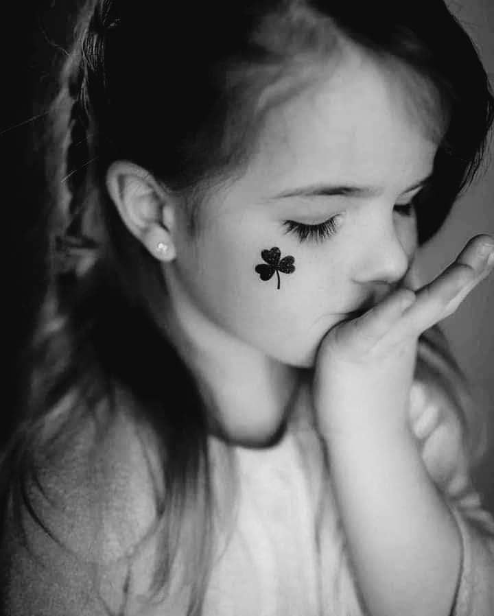 Nadaashamary's tweet photo. ستظلّ تقول .. لا بأس ، إنه أمر بسيط ، سأعتاد عليه ، سيمر الوقت ..
 إلى أن تجرفك الحياة إلى أشياء لا تشبهك أبداً https://t.co/DFGAyUjDxt