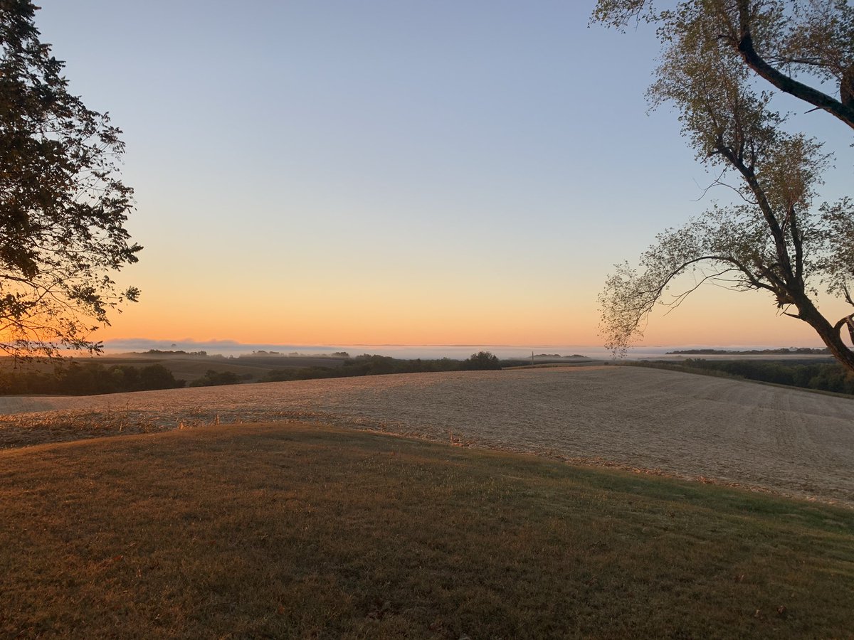 NickyJohnny's tweet photo. The Missouri River was putting off some fog this morning after last nights cold temps. https://t.co/0X33qOANYv