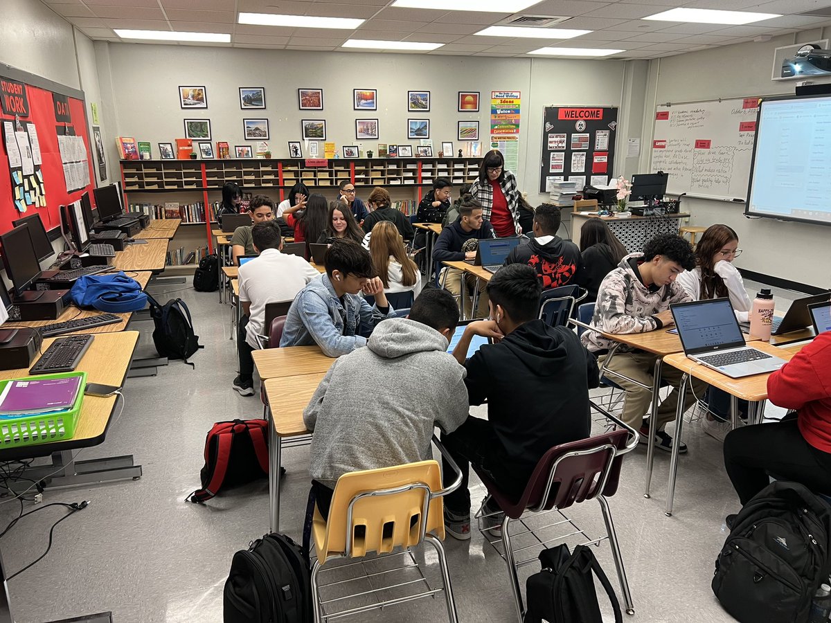 SR_APSingleton's tweet photo. “Believe in children and they will believe in themselves too” - Vicki Reece. Thank you to the wonderful teachers of @Southridge_SHS  for their belief in our students 🔴⚫️🔴 https://t.co/XJqkqE9DYB