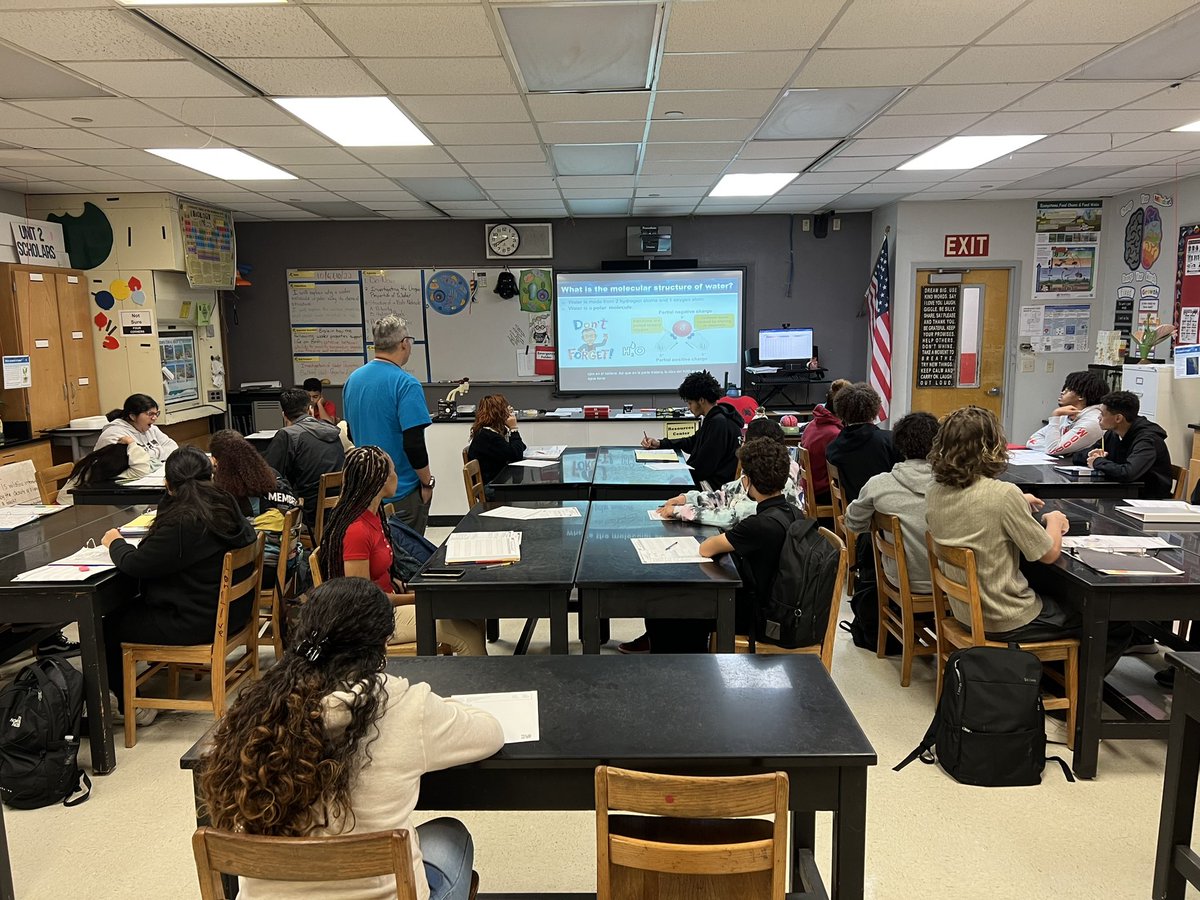 SR_APSingleton's tweet photo. “Believe in children and they will believe in themselves too” - Vicki Reece. Thank you to the wonderful teachers of @Southridge_SHS  for their belief in our students 🔴⚫️🔴 https://t.co/XJqkqE9DYB