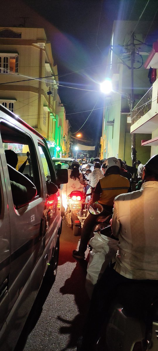 mpmnayeem's tweet photo. Bangalore- traffic getting worse day by day. https://t.co/s4itb4OBXI