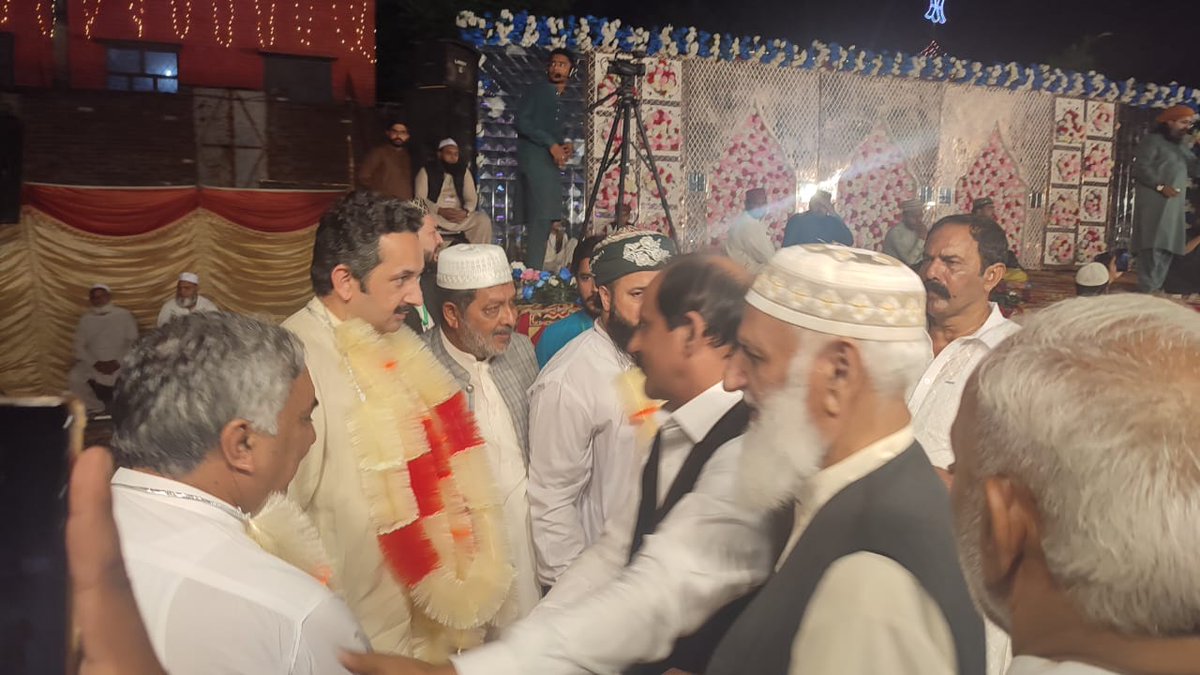 AdilBukshPK's tweet photo. وزیرآباد:ایم پی اے چوہدری عادل بخش چٹھہ نے محفل میلاد میں شرکت کی
نائب صدر پنجاب چوہدری مستنصر علی گوندل اور امتیاز اظہر باگڑی بھی ہمراہ
#SMT #PP51 https://t.co/vwQpAgG6tW