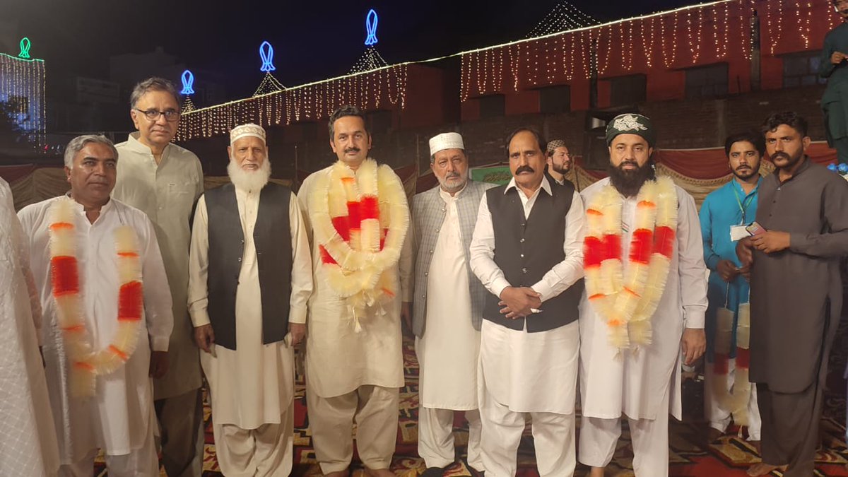 AdilBukshPK's tweet photo. وزیرآباد:ایم پی اے چوہدری عادل بخش چٹھہ نے محفل میلاد میں شرکت کی
نائب صدر پنجاب چوہدری مستنصر علی گوندل اور امتیاز اظہر باگڑی بھی ہمراہ
#SMT #PP51 https://t.co/vwQpAgG6tW