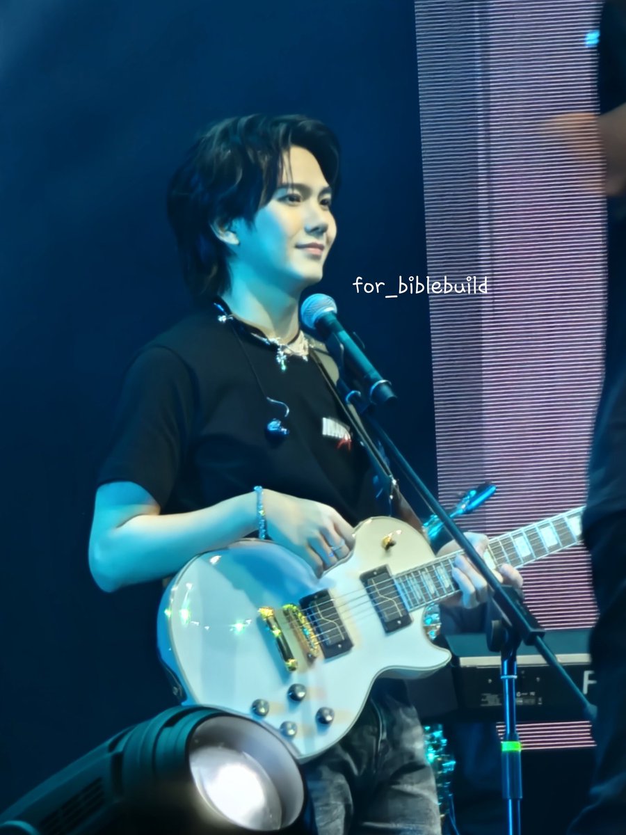 withluve_b's tweet photo. you're the best 💙 #BuildJakapan 
#KPWorldTourSingapore https://t.co/9S94Ef8J9o