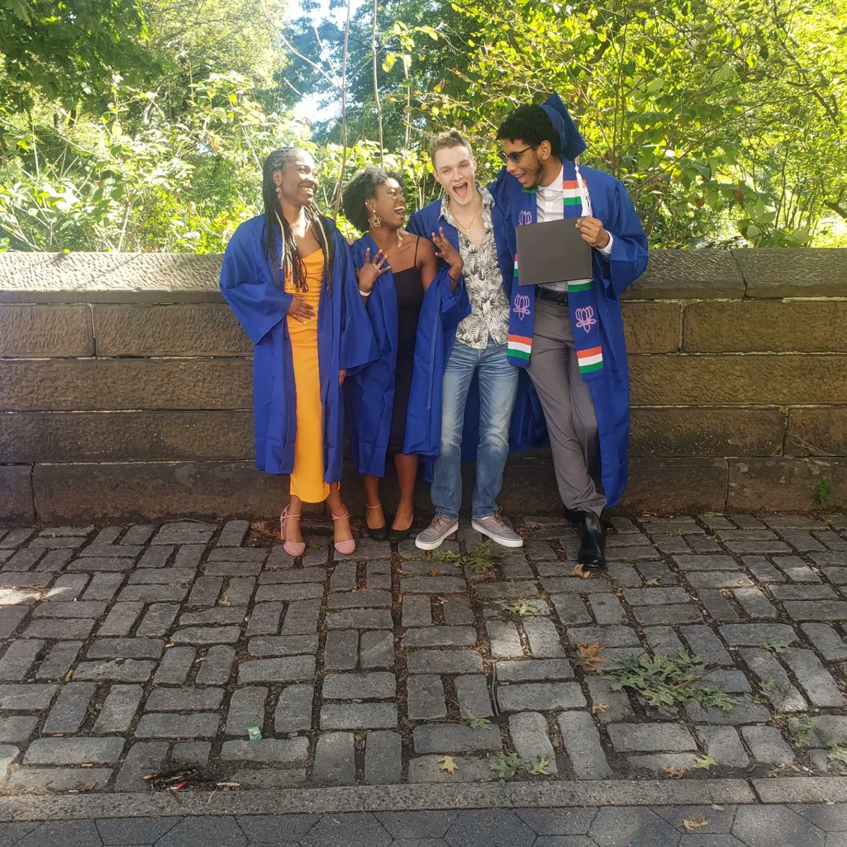 BriahAnderson's tweet photo. I did it! #AMDA 2022 Graduate🎓 This was one of the most intense experiences I've ever been through. I laughed, cried, stressed etc. I've learned so much. Most importantly I never gave up. I got to work with all these talented people. To my mother @Mstosha_a ❤😘 #NY #actinglife https://t.co/u9gKTS5XlE