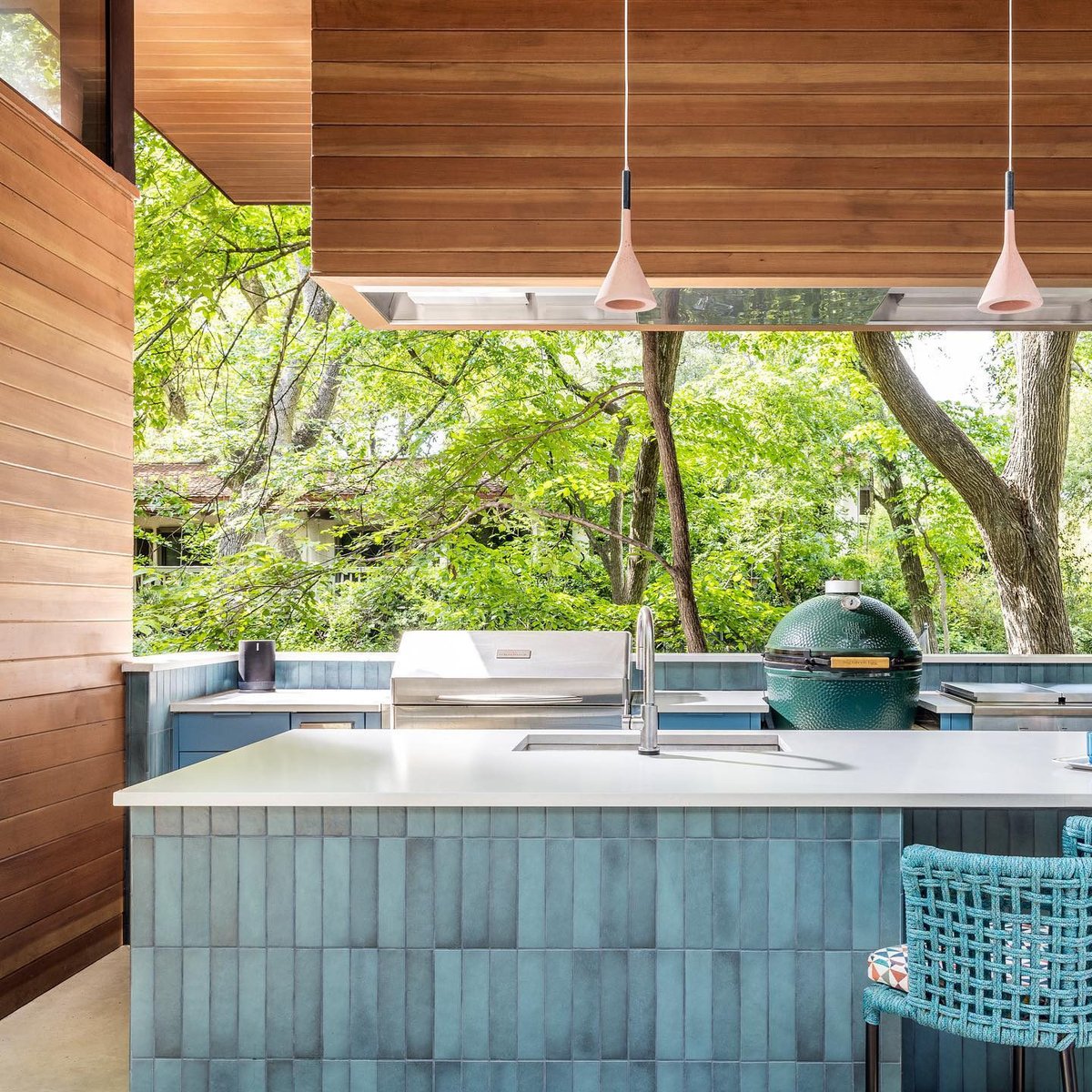 Outdoor entertaining on another level!

Bar tile: Makoto 2.5x10 in Arashi Blue bit.ly/3UF2vZ4