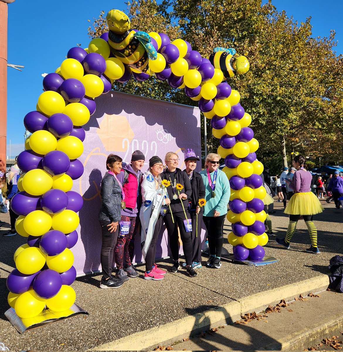 Queen Bee Half tweet media