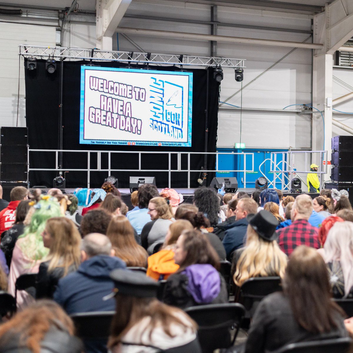 comconscotland's tweet photo. We’re having THE BEST DAY EVER!! So many of you turned up to see your heroes 🦸🏻‍♂️⚡️🏁 #comicconscotland22 https://t.co/8v0HefWHvx
