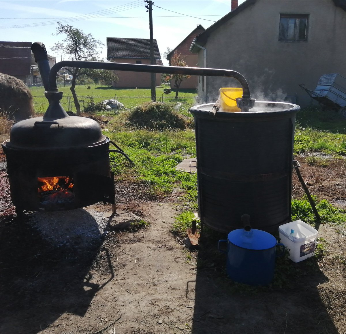 Inerpol1's tweet photo. Najbolje rešenje za predstojeću energetsku krizu 🥃 https://t.co/LbWu7c9D88