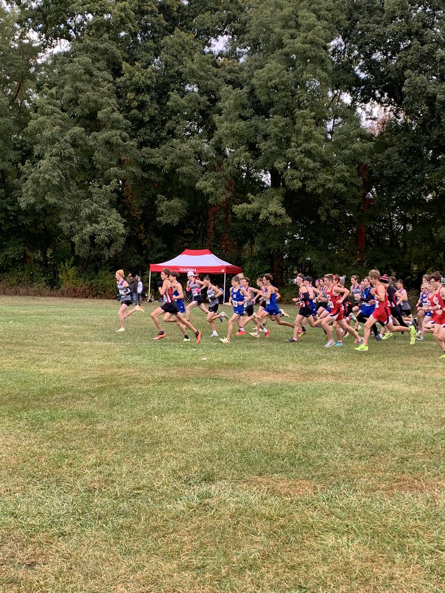 Rob_Ridgeway's tweet photo. Harper Creek Cross Country at Marshall County Meet. Go Beavers! https://t.co/lbEktveQmB