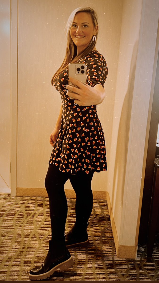 MikaRotunda's tweet photo. Seasonal fit check. ๐
#justabunchofhocuspocus https://t.co/XSUPm7Pdy5