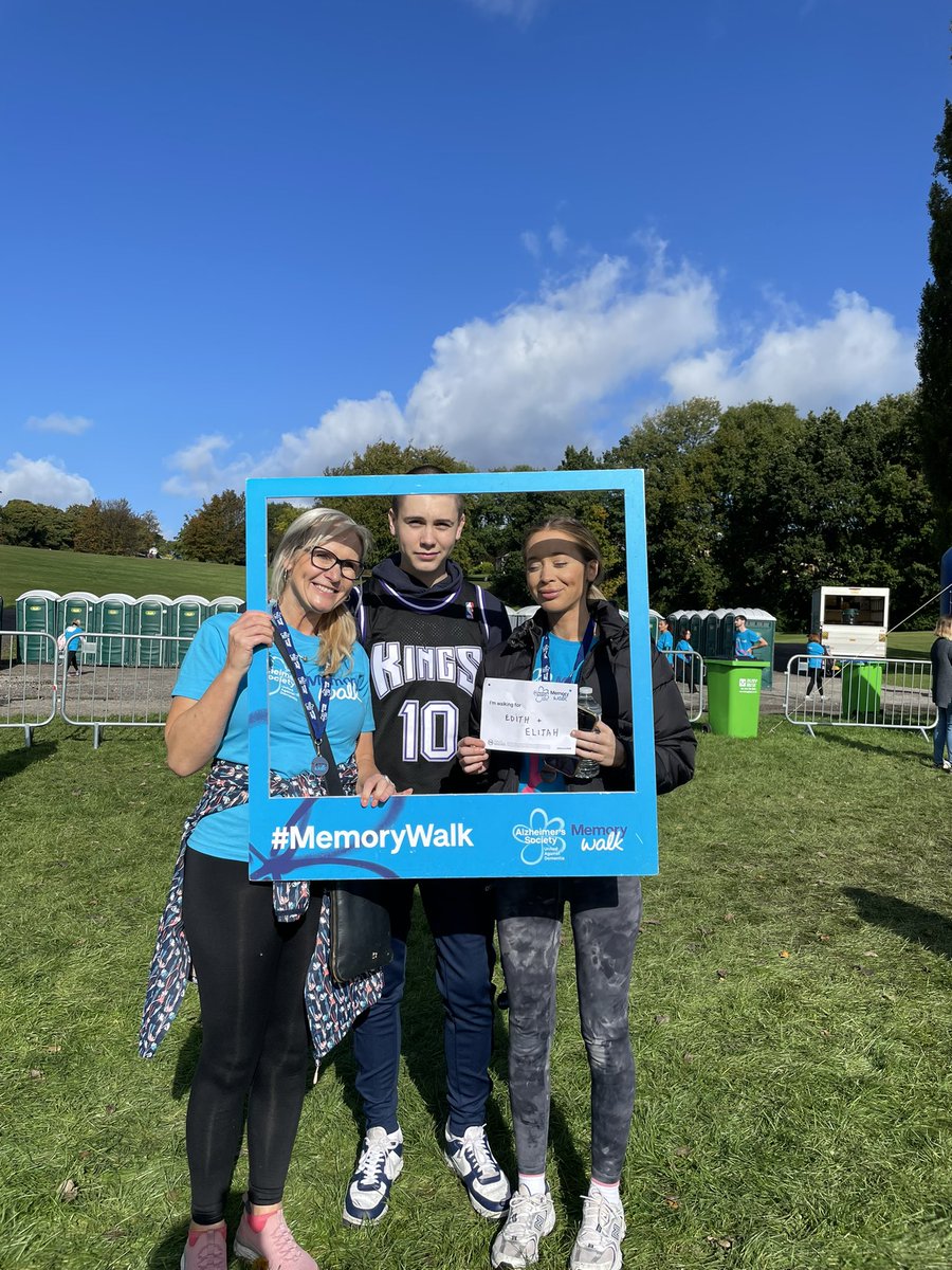 KathrynGort's tweet photo. @alzheimerssoc #memorywalk2022   Heaton Park this morning. 🦋🕊💜❣️🦋 https://t.co/WAsBX8DTPX