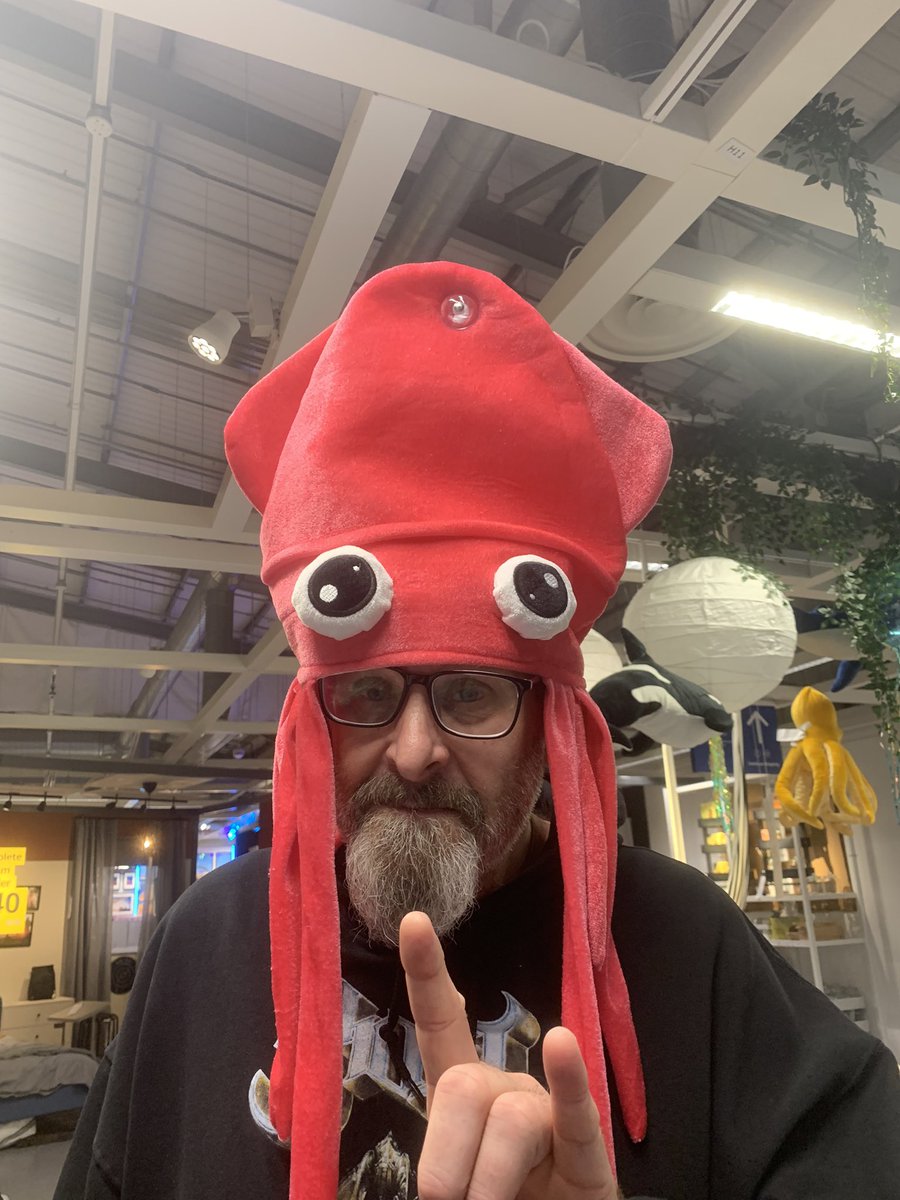 llidnas's tweet photo. @thebandGHOST  Papa Squid - got to rock up ikea🖤 https://t.co/ZRXD5vDxex