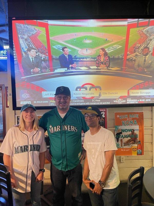 lindsamarie's tweet photo. @LookoutLanding Game one from Atlanta,GA! https://t.co/63UuF4Cbag