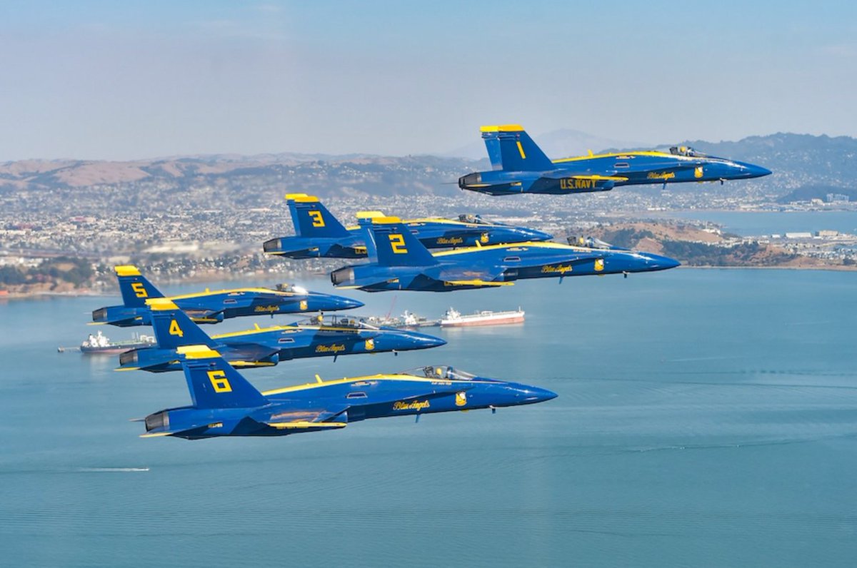 BayAreaClipper's tweet image. San Francisco Fleet Week Air Show events are this weekend! ✈️ ✈️  ✈️  ✈️  ✈️  ✈️  Make sure you get the best view at Marina Green—add Clipper to your 📱 and use @SFMTA_Muni or #GoldenGateTransit to get there 🚍 fleetweeksf.org/air-show/ #fleetweeksf2022 #fleetweeksf