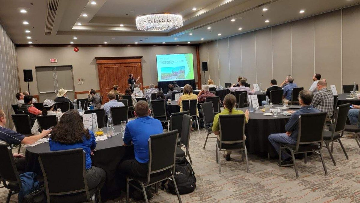 agsciencemom's tweet photo. 🚁🍇🍒🌱 This last week was great! Learning about drones in agriculture and the advancement being made to grow food better. Thank you to all of the organizers @HSE_UAV @strongfieldenv @spraydroneguy and Shara for a fantastic #RPAAS2022! #drones #agriculture #okanagan #science https://t.co/ZRHeP630dI
